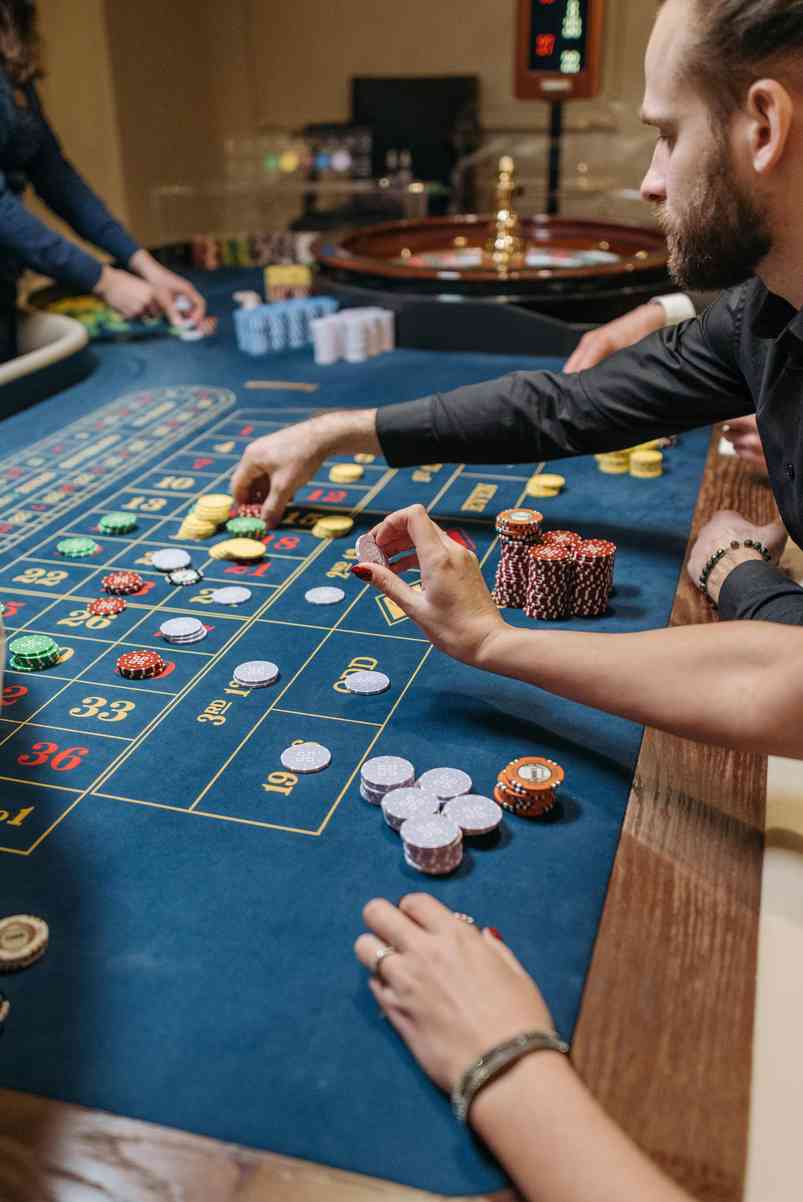 Casino Peaches: Zo Werkt de Fruitmachine Achter de Gokwereld